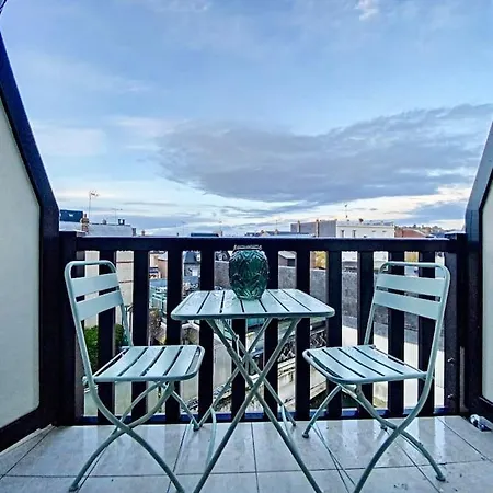 Avec Balcon Le Nid Dore - Place Morny Deauville