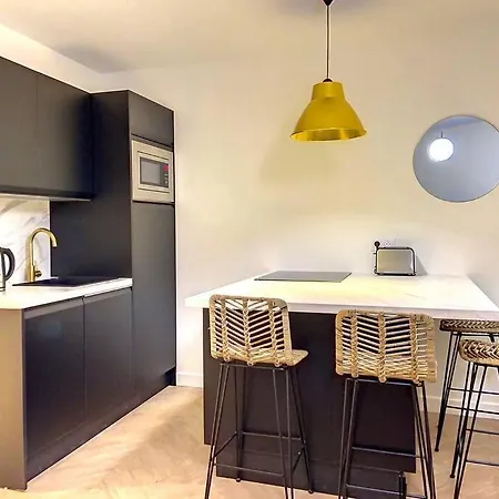 Avec Balcon Le Nid Dore - Place Morny *