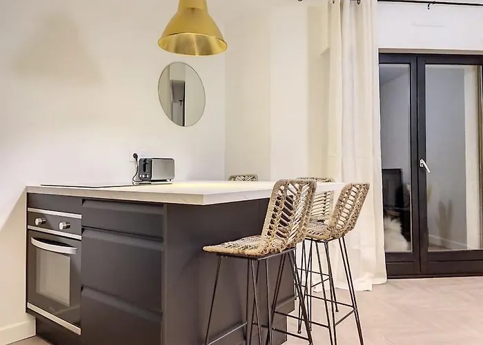 Avec Balcon Le Nid Dore - Place Morny Апартаменты